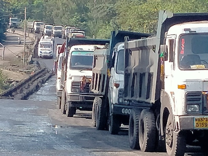 पीएलएफआई उग्रवादियों ने टीपीसीएल कंपनी की जलाई गाड़ियां, लाखों का नुकसान; कोयला ढुलाई ठप
