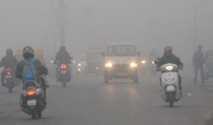 पंजाब में पराली जलाने का टूटा रिकॉर्ड, धुएं से दिल्ली के लोगों का घुट रहा दम
