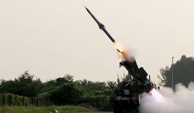 चार दिन के भीतर दूसरी बार सतह से हवा में मार करने वाली मिसाइल का सफल परीक्षण