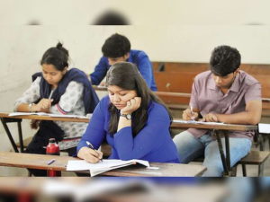 असमंजस में 52000 अभ्यर्थी , नियमावली के पेंच में खत्म हो रही नौकरी की उम्र, शिक्षकों की नियुक्ति के बजाय बढ़ रही जेटेट सर्टिफिकेट की वैधता अवधि