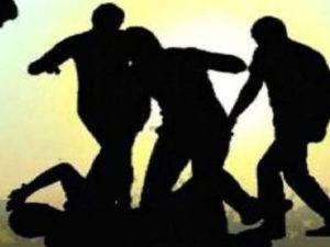 पटना के नौबतपुर में दो गांव के लोगों के बीच हिंसक झड़प, जमकर चलीं लाठियां, 10 घायल
