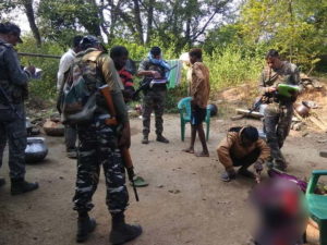 कुल्हाड़ी से वार कर देवर ने की भाभी की हत्या, आरोपी ने थाना में किया सरेंडर