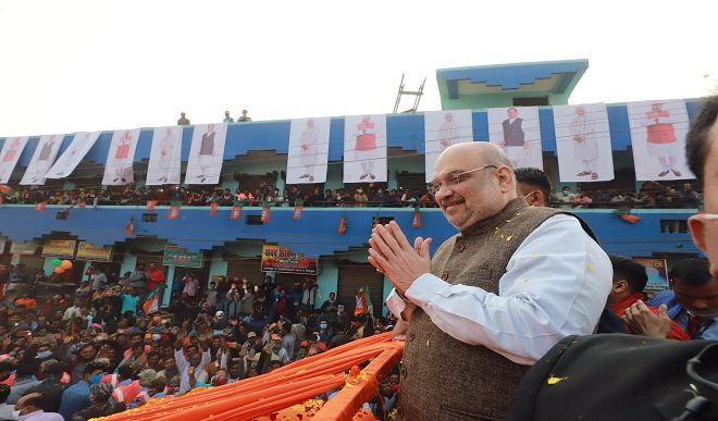 पश्चिम बंगाल के बीरभूम में अमित शाह का मेगा रोड शो, समर्थकों ने लगाए 'जय श्री राम' के नारे