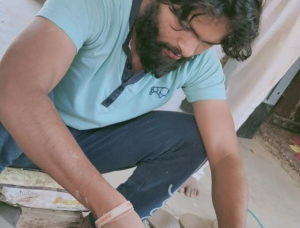 गधे की सवारी से लेकर एयरप्लेन तक का सफर, ये अलवर का रोहित है जिस पर अमेरिका की यूनिवर्सिटी एक करोड़ रुपए खर्च करेगी