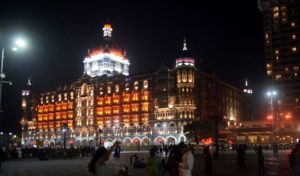 मुंबई हमलों की साजिश रचने वाला लश्कर-ए-तैयबा का कमांडर लखवी पाकिस्तान में गिरफ्तार