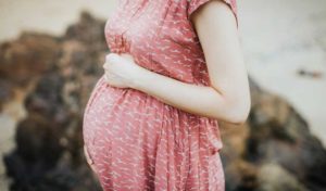 हाई कोर्ट ने एम्स की रिपोर्ट के आधार पर 28 हफ्ते की गर्भवती को गर्भपात की इजाजत दी