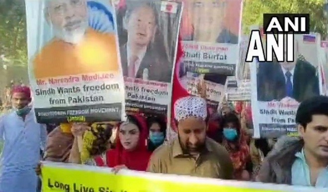 पाकिस्तान में अलग सिंधु देश की मांग, PM मोदी की तस्वीरों के साथ प्रदर्शन