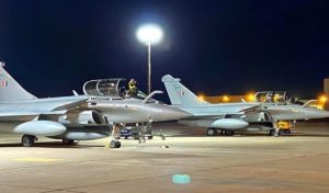 सीमा गतिरोध के बीच बढ़ी IAF की ताकत, भारत पहुंचे तीन और राफेल विमान, 7,000 किमी से अधिक की भरी उड़ान