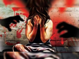 कोचिंग जा रही 12 साल की बच्ची को उठाकर सुनसान जगह ले गए, गैंगरेप के बाद NH किनारे खेत में फेंका
