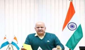 केंद्र और दिल्ली सरकार के बीच बढ़ी तनातनी, सिसोदिया बोले- पीछे के दरवाजे से शासन करना चाहती है भाजपा