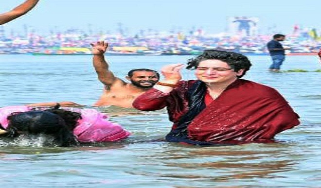 हिंदुओं को रिझाने में जुटीं प्रियंका, क्या बनेंगी योगी के लिए चुनौती?