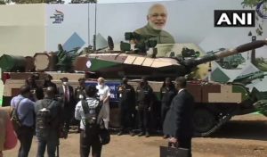 चेन्नई में प्रधानमंत्री नरेंद्र मोदी, स्वदेशी अर्जुन टैंक सेना को सौंपा