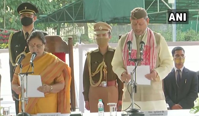 तीरथ सिंह रावत ने ली उत्तराखंड के मुख्यमंत्री पद की शपथ, PM मोदी ने दी बधाई