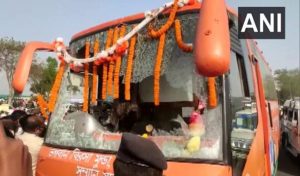 आंबेडकर सम्मान यात्रा की बस में तोड़फोड़, बीजेपी ने TMC पर लगाए गंभीर आरोप