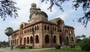 इलाहाबाद विश्वविद्यालय की कुलपति की नींद में खलल, मस्जिद के मौलवी ने बदली लाउडस्पीकर की दिशा