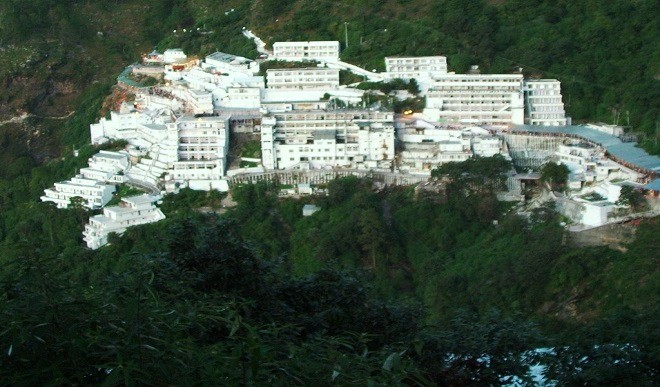 माता वैष्णो देवी भवन में श्रद्धालुओं को ठहराने के लिए बनेगा पांच मंजिला दुर्गा भवन, समझौता ज्ञापन पर हुए हस्ताक्षर