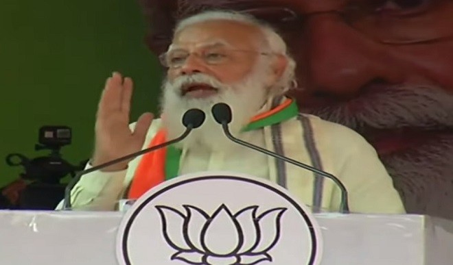 हमारी सरकार सेवा करने से पहले लोगों का धर्म नहीं देखती: प्रधानमंत्री मोदी