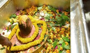 काशी विश्वनाथ मंदिर आने वाले श्रद्धालुओं के लिए कोविड-19 जांच अनिवार्य