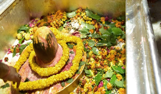 काशी विश्वनाथ मंदिर आने वाले श्रद्धालुओं के लिए कोविड-19 जांच अनिवार्य