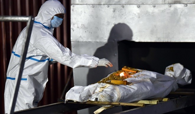 कोरोना की दूसरी लहर के लिए जिम्मेदार कौन? समय-समय पर राज्यों को सचेत करता रहा है केंद्र