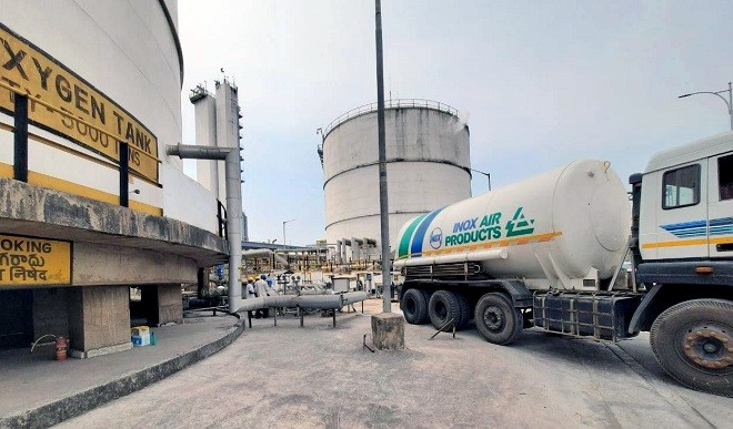 खाली ऑक्सीजन टैंकरों को दोबारा भरने के लिए वापस लाएगी भारतीय वायुसेना