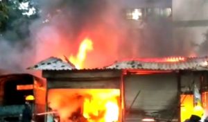 बहुमत मिलते ही टीएमसी की शर्मनाक करतूत, विपक्षी पार्टी भाजपा के ऑफिसों को फूंका