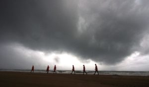 कोरोना के बीच दक्षिण भारत में भयानक चक्रवाती तूफान की चेतावनी, 16 मई को अलर्ट