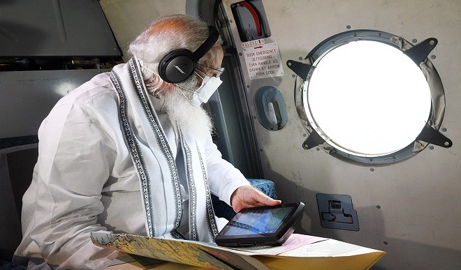 PM मोदी ने चक्रवात ताउते से प्रभावित इलाकों का किया हवाई सर्वेक्षण, 1000 करोड़ रुपये की मदद का ऐलान