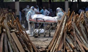 भारत में आयी कोरोना केस में कमी, एक दिन में कोविड 19 के 1,73,790 नए मरीज