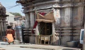 आखिरकार लंबे इंतज़ार के बाद आम श्रद्धालुओं के खुला बाबा काशी विश्वनाथ का दरबार