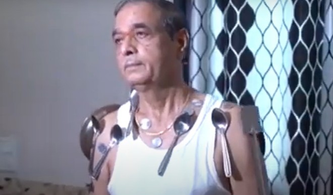 क्या कोरोना वैक्सीन लगवाने से शरीर को मिलती है चुंबकीय शक्ति ? फैक्ट चेक में सामने आयी सच्चाई