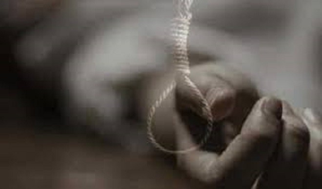 झगड़े के बाद पत्नी चली गई मायके, पति ने लगाई फांसी तो 3 दिन भूखे रहे बच्चे