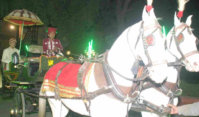 हरियाणा के भिवानी गांव में 300 साल बाद घोड़ी चढ़ा दलित दूल्हा!