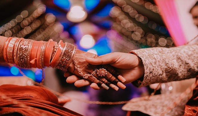 संपन्न होने ही वाला था विवाह, तभी पुलिस लेकर पंडाल में पहुंची लड़की, जानिए क्या कुछ हुआ