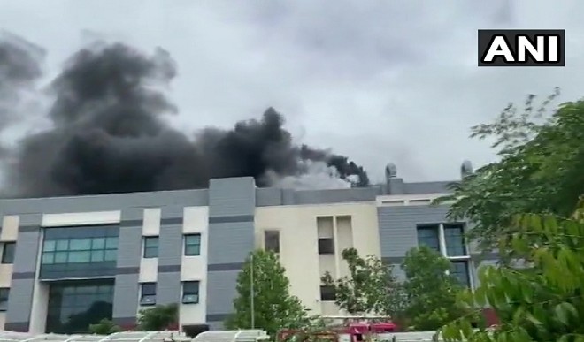 पुणे के IISER में लगी भीषण आग, मौके पर पहुंची दमकल की 4 गाड़ियां