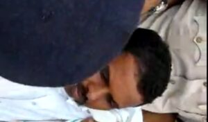 कांग्रेस विधायक के साथ कलेक्टर ने की बर्बरता, बलपूर्वक उठाकर सड़क किनारे फेका