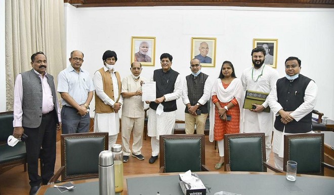 धान खरीद समस्या के समाधान के लिए बीजद सांसदों ने खाद्य मंत्री पीयूष गोयल से की मुलाकात