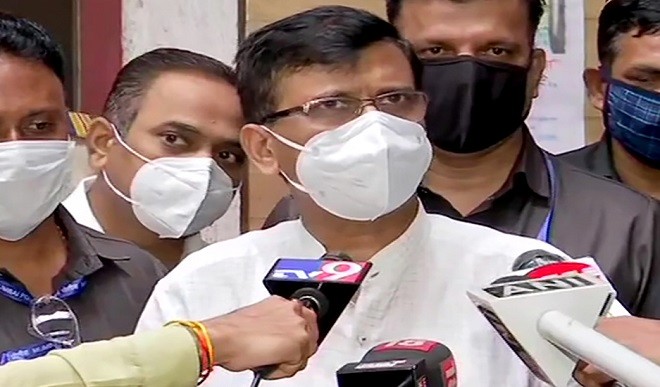 'ऑक्सीजन की कमी से नहीं हुई कोई मौत' वाले बयान पर भड़के राउत, बोले- सरकार के खिलाफ दर्ज होना चाहिए मुकदमा