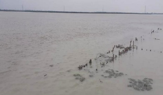 प्रशासन ने गंगा का जलस्तर बढ़ने हस्तिनापुर में जारी किया अलर्ट, मेरठ के गांवों में बाढ़ का मंडराया खतरा