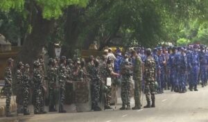 किसान प्रदर्शन के चलते जंतर-मंतर पर बढ़ाई गई सुरक्षा, पुलिस और अर्द्धसैनिक बल के जवानों की हुई तैनाती