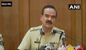 पूर्व पुलिस कमिश्नर परमबीर सिंह के खिलाफ FIR दर्ज, रंगदारी मांगने का लगा आरोप