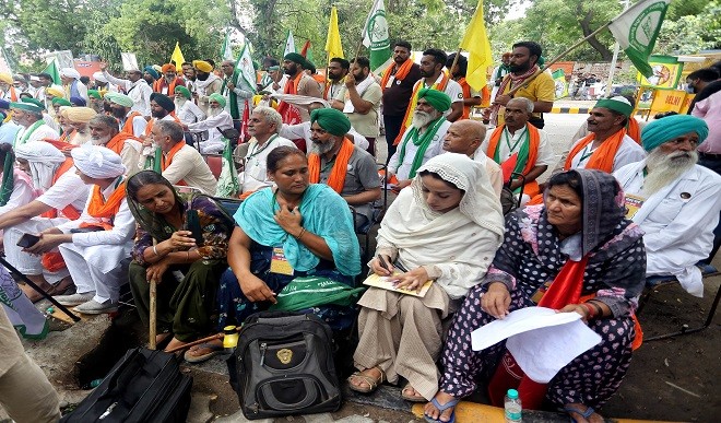 मॉनसून सत्र के बीच जंतर मंतर पर किसानों से शुरू की 'संसद', धरने में शामिल होंगे 200 किसान