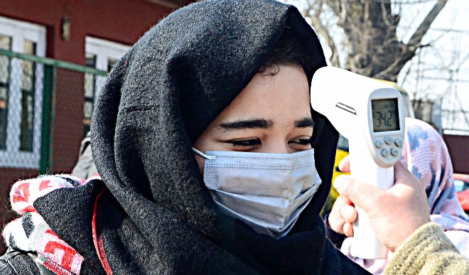 भारत में कोविड-19 के 35,342 नए मामले, 483 और लोगों की मौत