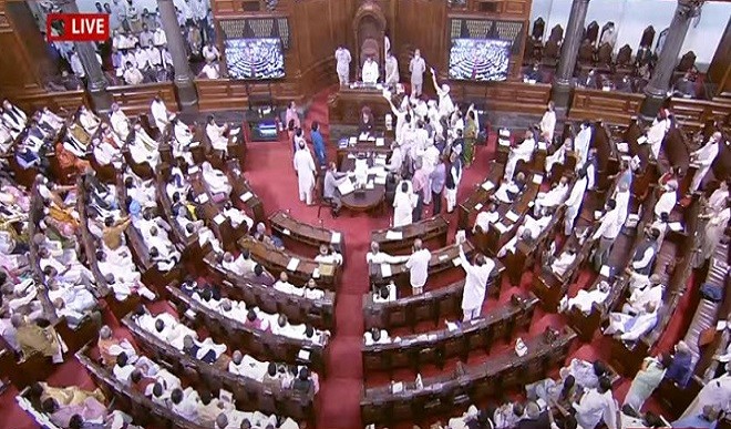 टीएमसी सांसद शांतनु सेन राज्यसभा से सस्पेंड, आईटी मंत्री से पेपर छीनकर फाड़ा था