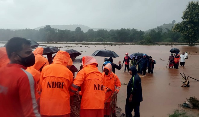 महाराष्ट्र के सातारा में अंबेघर भूस्खलन स्थल से पांच शव बरामद