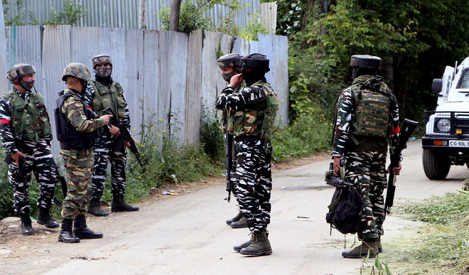 J&K के बांदीपोरा में सुरक्षाबलों ने तीन आतंकवादियों को किया ढेर, जवान जख्मी