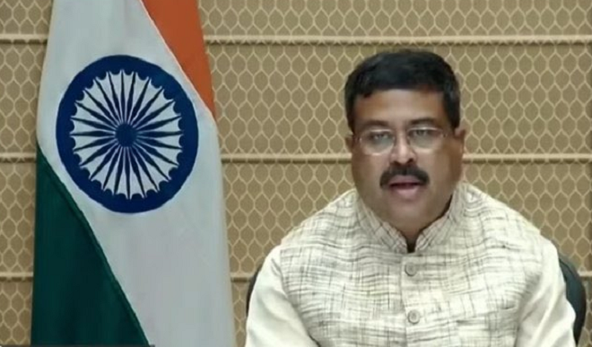 जेईई मेन परीक्षा: महाराष्ट्र के बाढ़ प्रभावित छात्रों को धर्मेंद्र प्रधान ने दिया तोहफा, कहा- मिलेगा एक और मौका