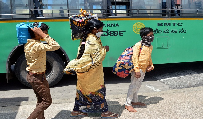 कोविड की तीसरी लहर का खतरा बढ़ना तय, 28 प्रतिशत भारतीय यात्रा का बना रहे प्लान