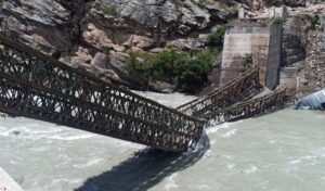 हिमाचल में बारिश का कहर नौ र्प्यटकों की मलबे में दबने से मौत