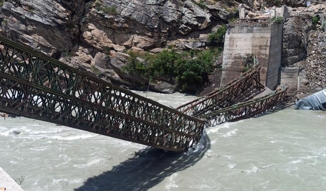 हिमाचल में बारिश का कहर नौ र्प्यटकों की मलबे में दबने से मौत